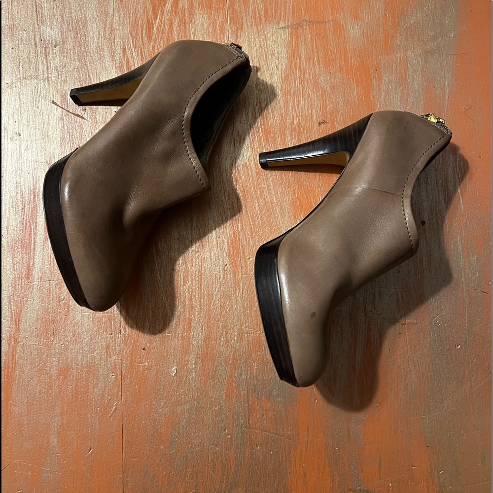 Frank Sarto heeled ankle booties
